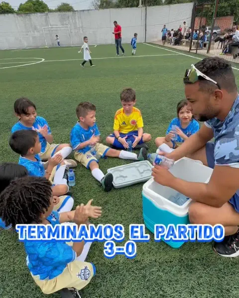 Categoría Baby disfrutando su primer entrenamiento en Chuter FC